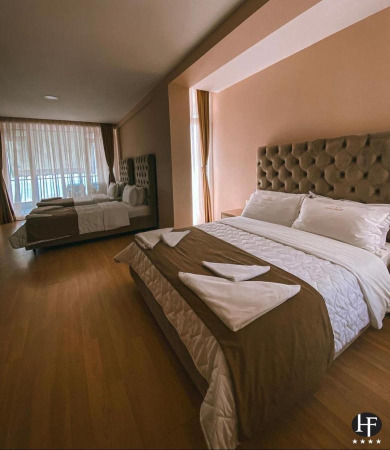 Hotel Frojd - Beach Front Resort Shëngjin Exteriör bild
